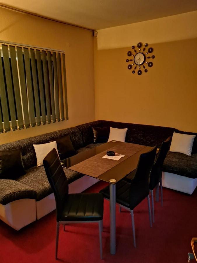 Apartman Nik-Rom Bosanska Gradiska Ngoại thất bức ảnh
